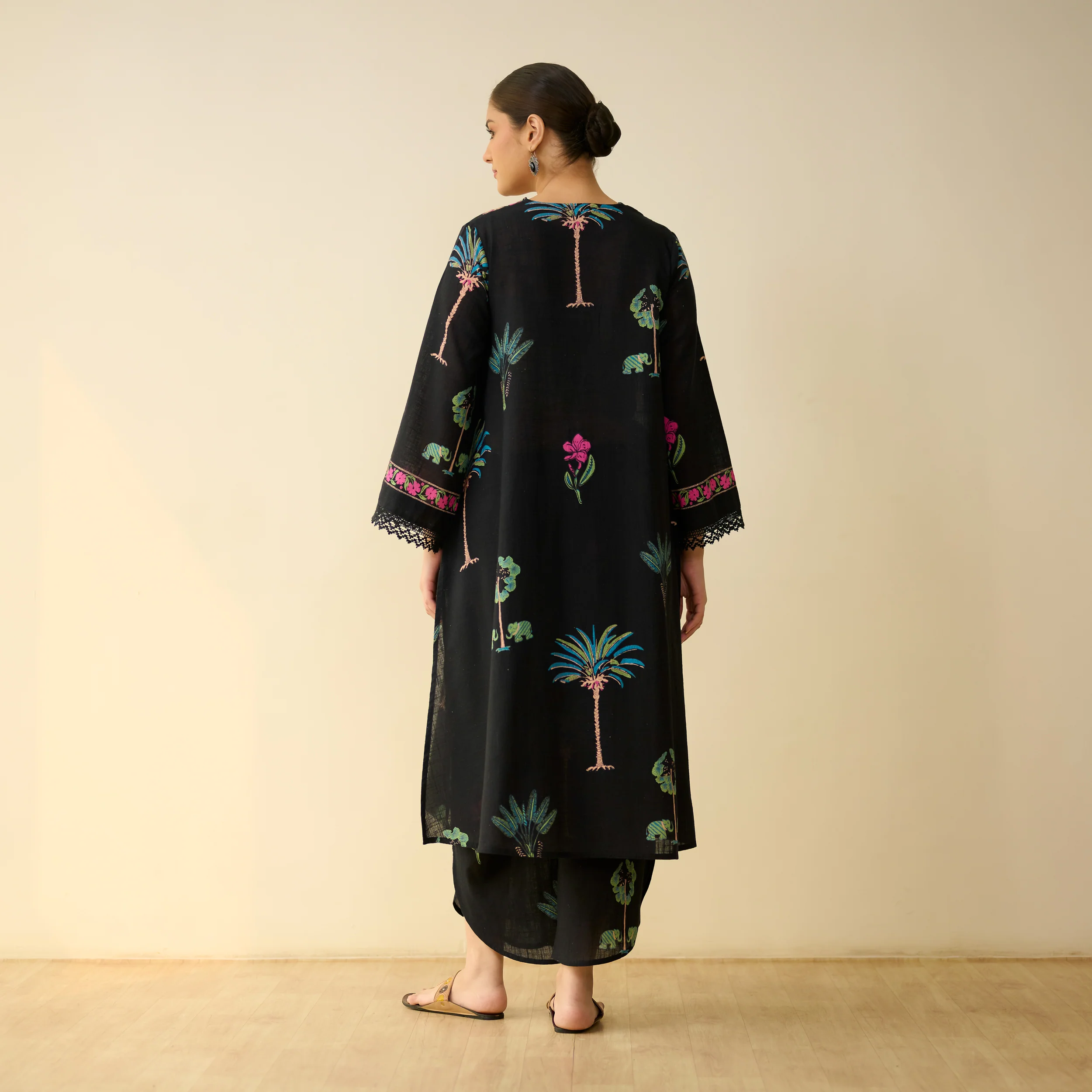 Rani Bagh Fine Slub Cotton Kurta Set - Black - Image 10