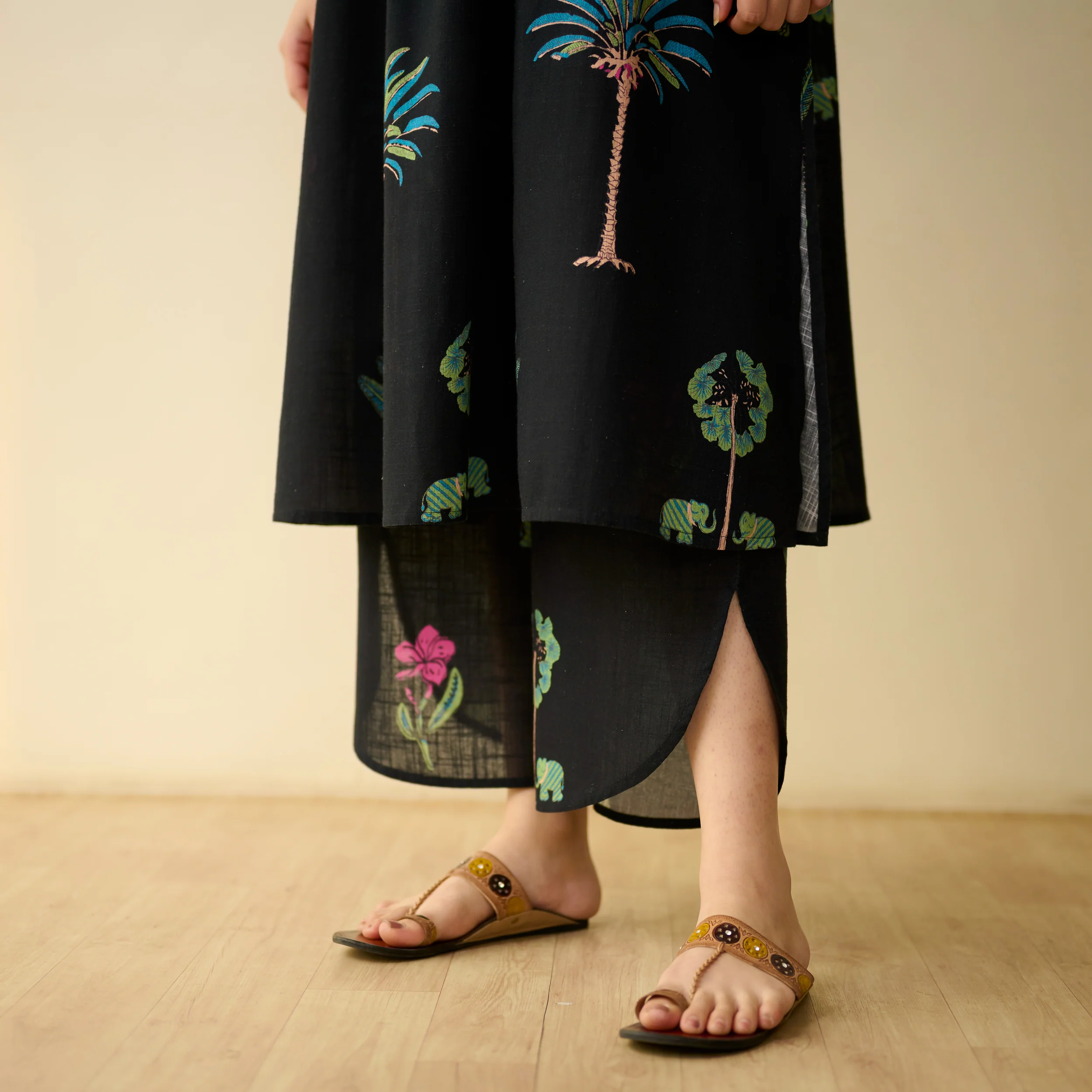 Rani Bagh Fine Slub Cotton Kurta Set - Black - Image 4