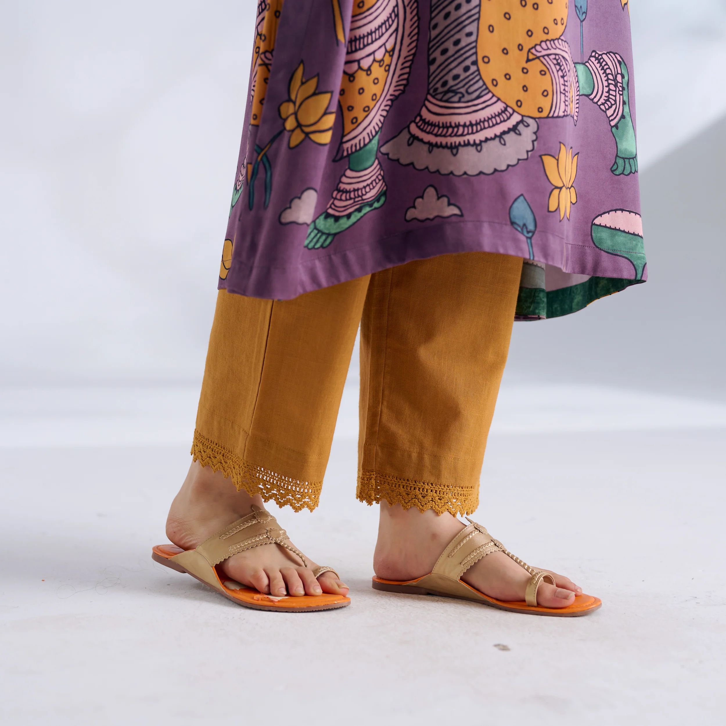 Rasika Modal Satin Kurta Set - Mauve - Image 4
