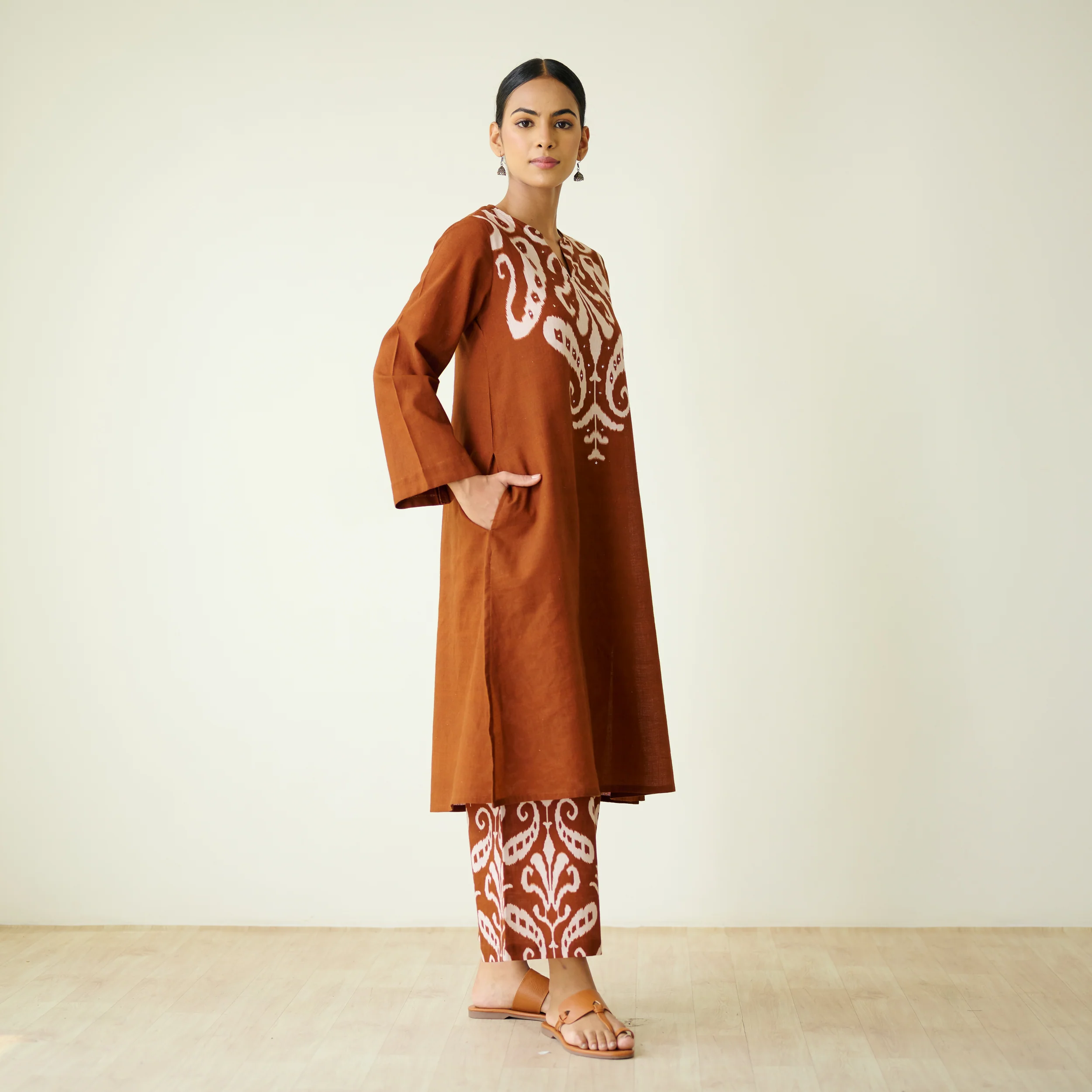 Resha Slub Cotton Kurta Set with Mukaish Work - Brown - Image 10