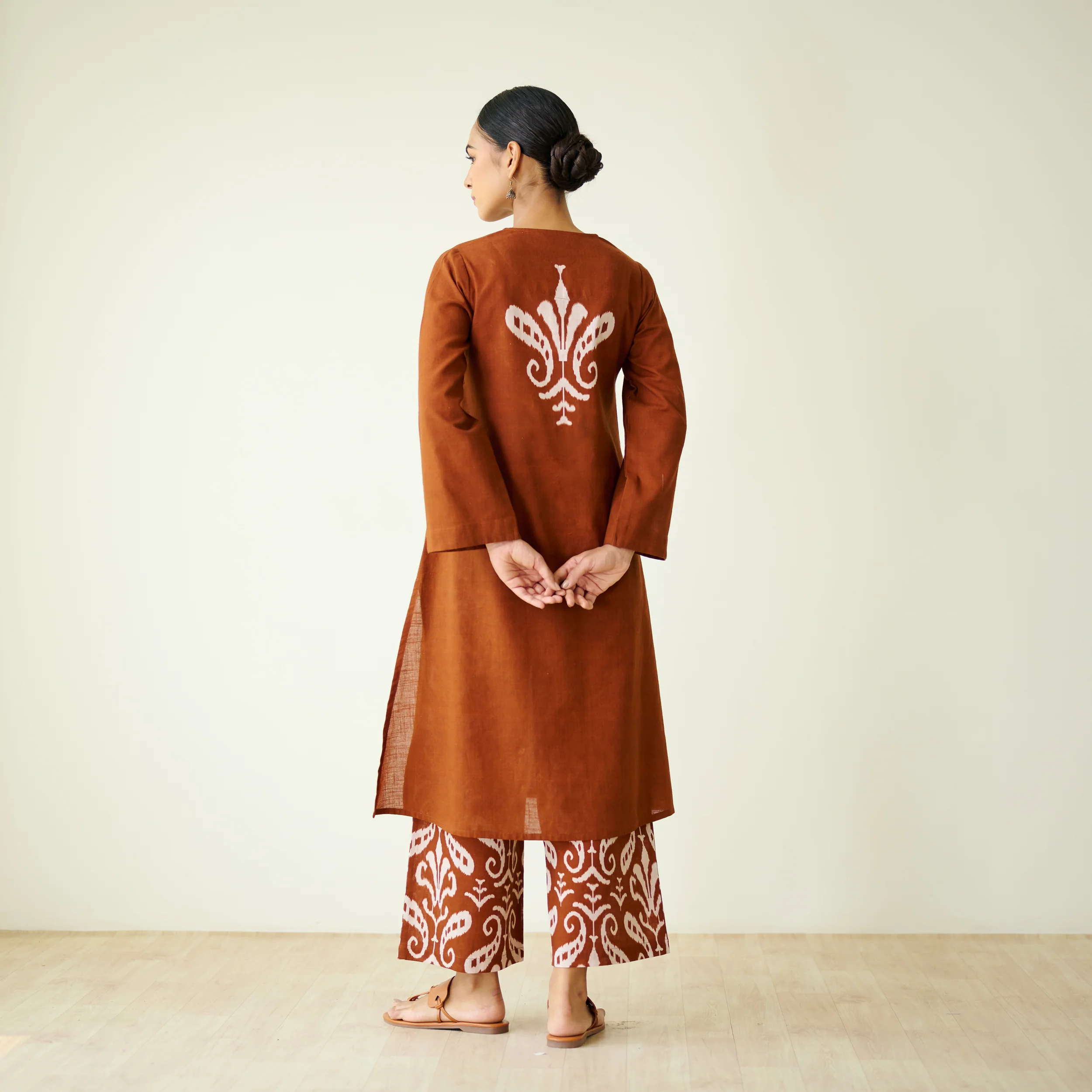 Resha Slub Cotton Kurta Set with Mukaish Work - Brown - Image 7