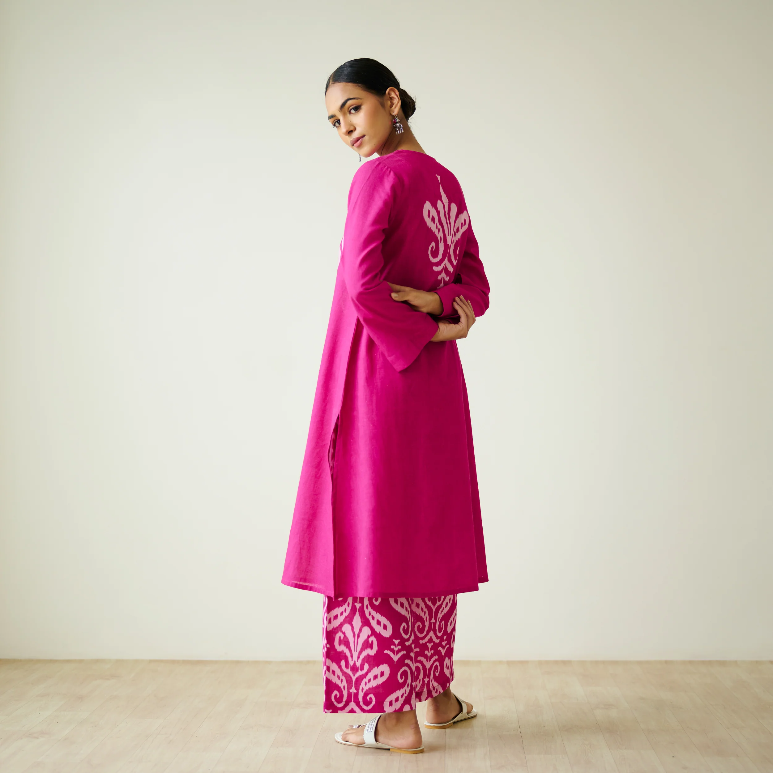 Resha Slub Cotton Kurta Set with Mukaish Work - Pink - Image 8