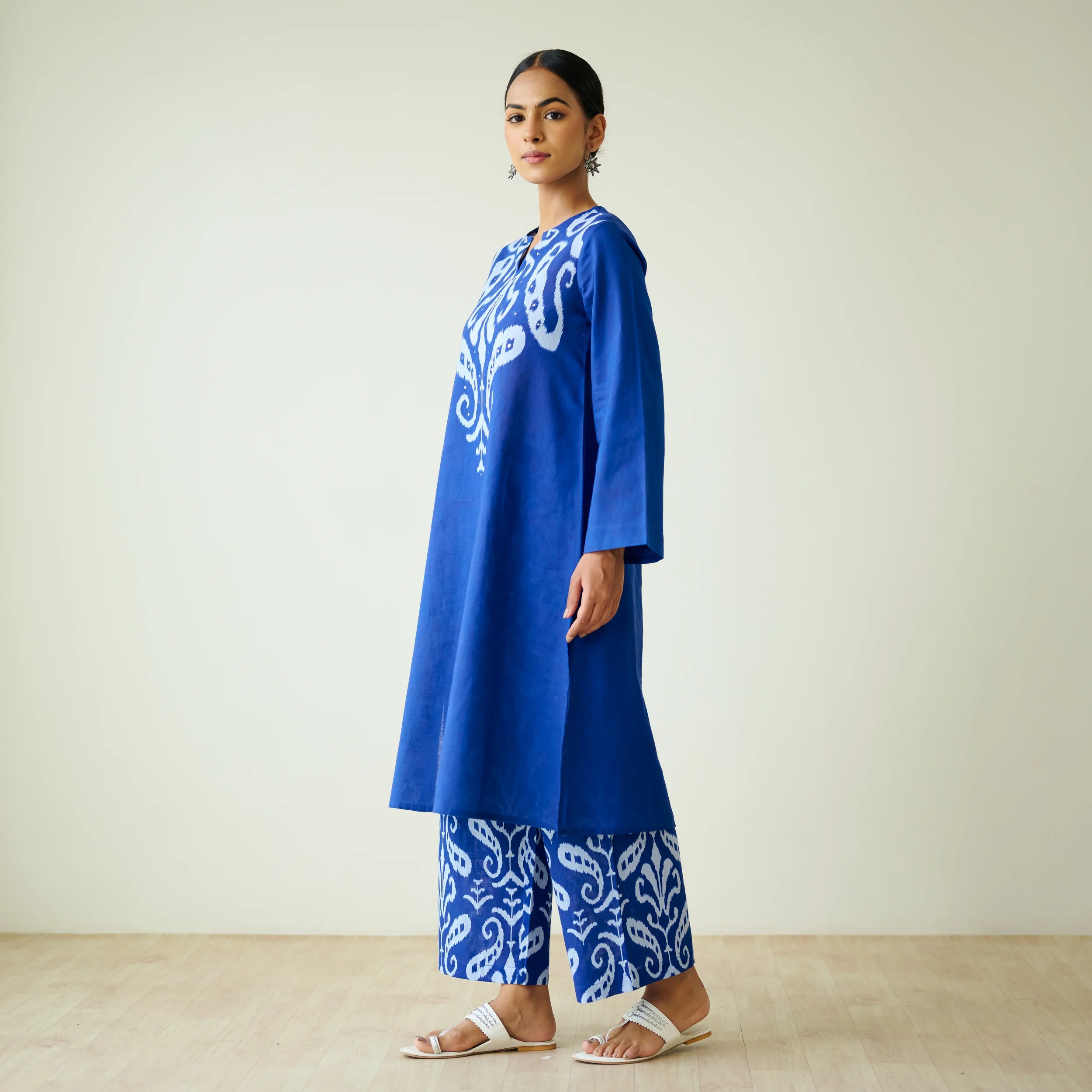 Resha Slub Cotton Kurta Set with Mukaish Work - Royal Blue - Image 4