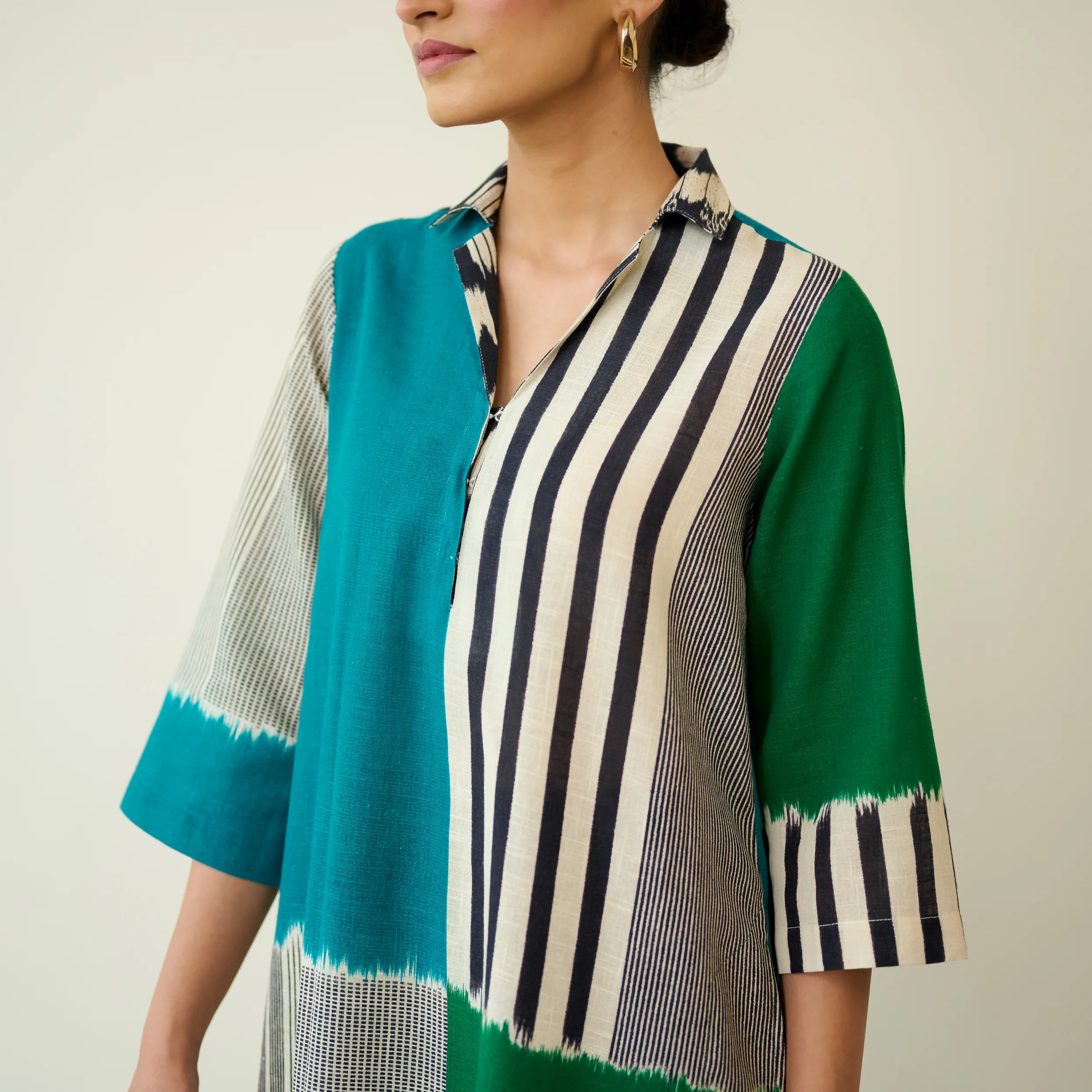 Retro Slub Cotton Statement Kurta - Teal & Green - Image 3