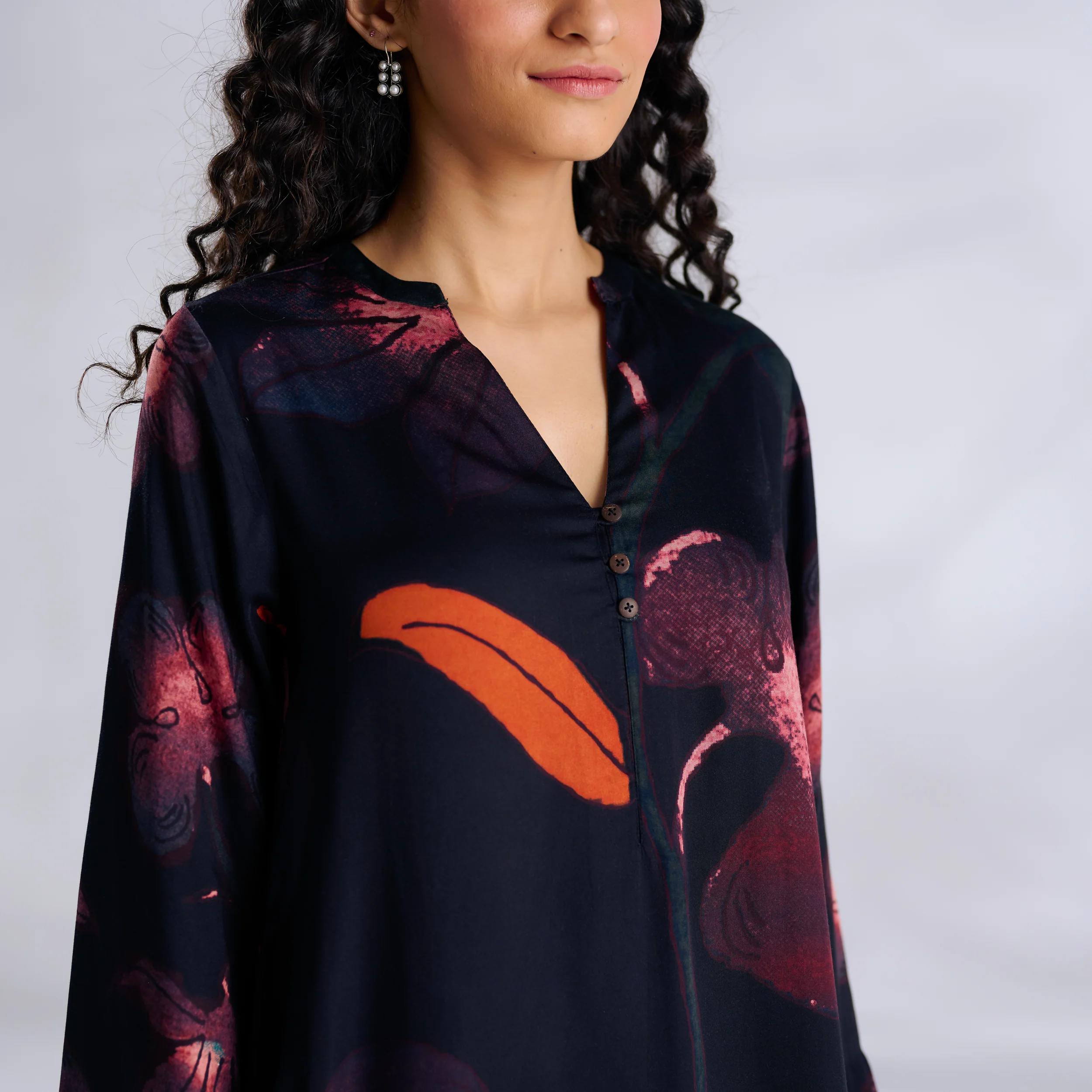 Rivaa Modal Satin Kurta - Black - Image 2