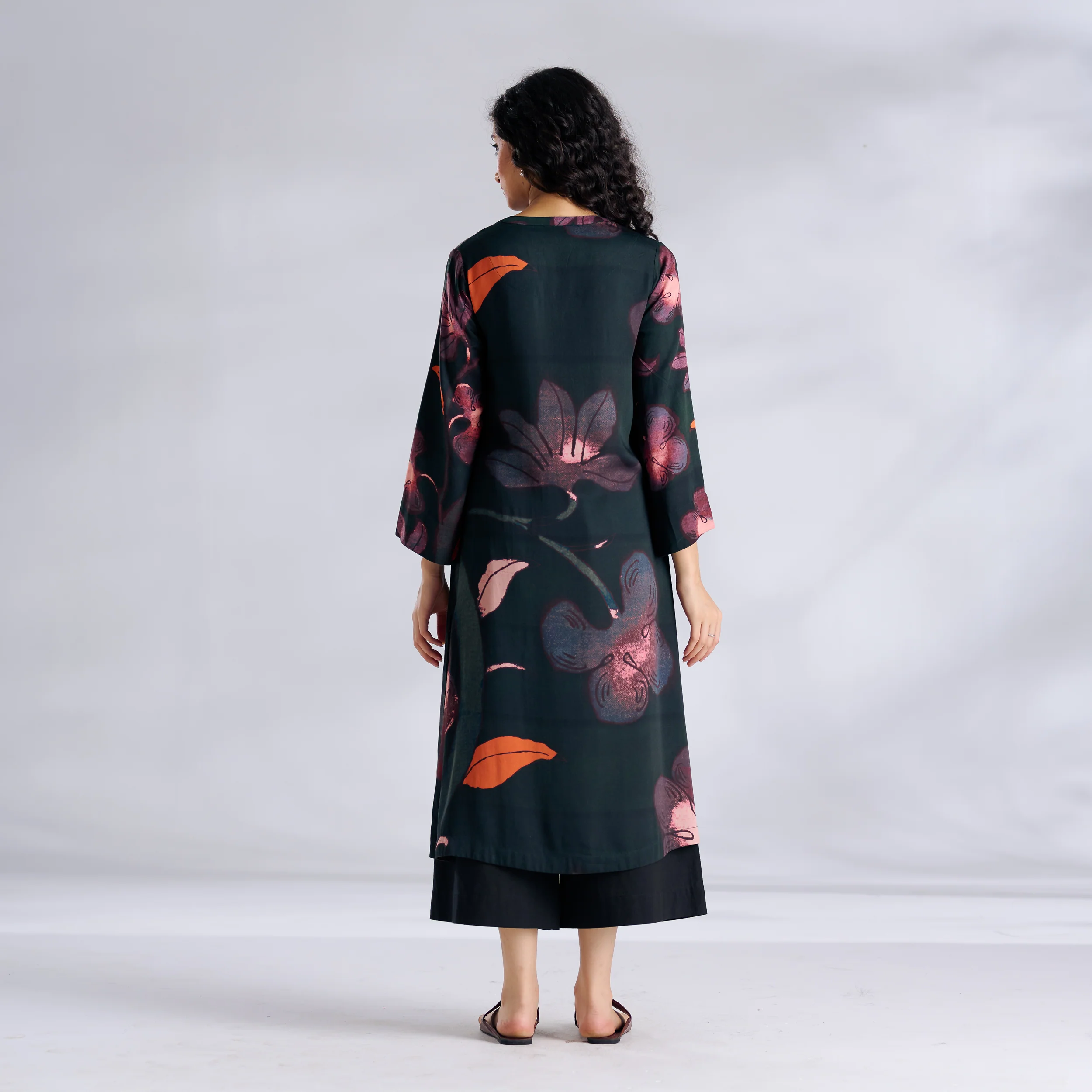 Rivaa Modal Satin Kurta - Forest Green - Image 7