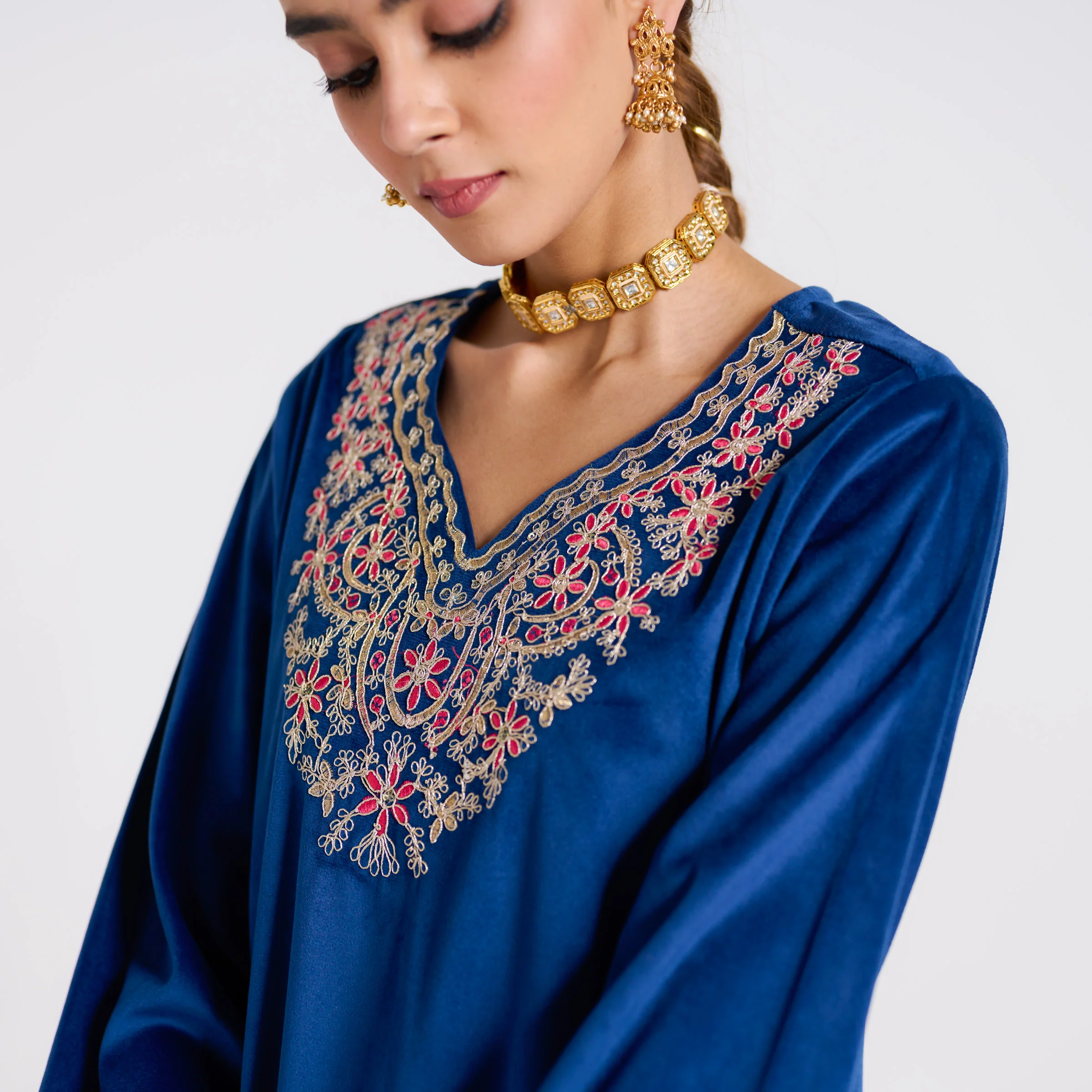 Royal Blue Embroidered Amara Velvet Kurta Pant Set - Image 2