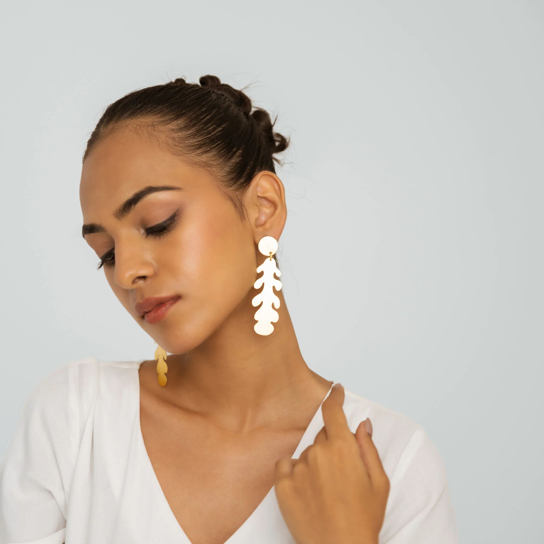 Seaweed Shaped Earrings - Gold - Image 3