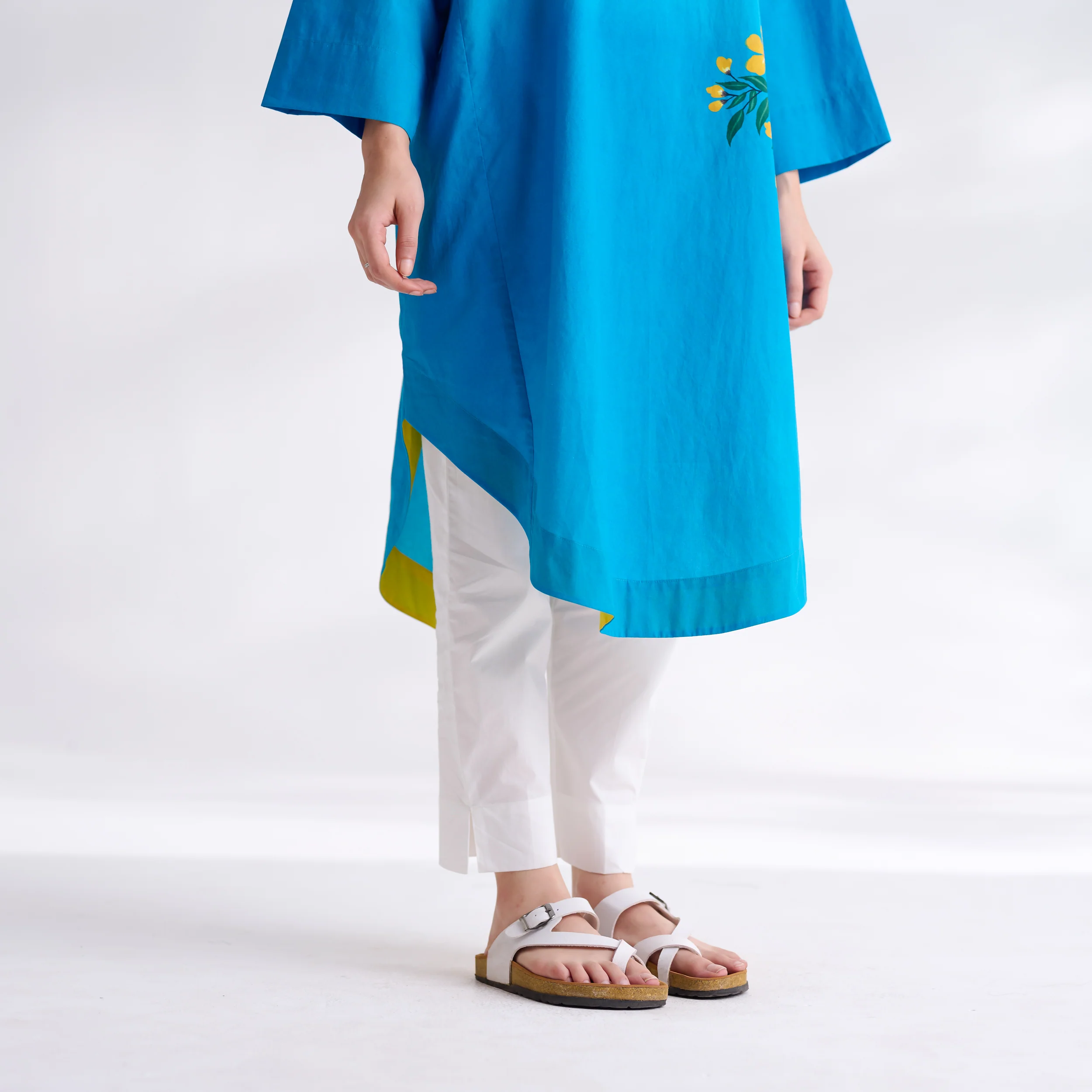 She Wore Flowers Cotton Kurta - Electric Blue - Image 4
