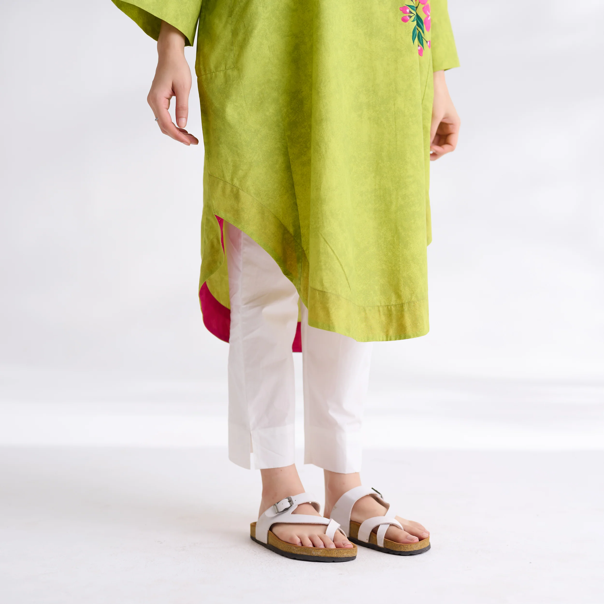 She Wore Flowers Cotton Kurta - Olive - Image 6