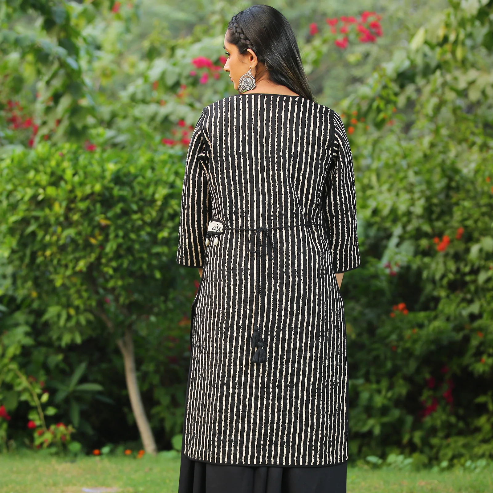 Snowdrop Black & Off White Reversible Quilted Jacket - Image 9