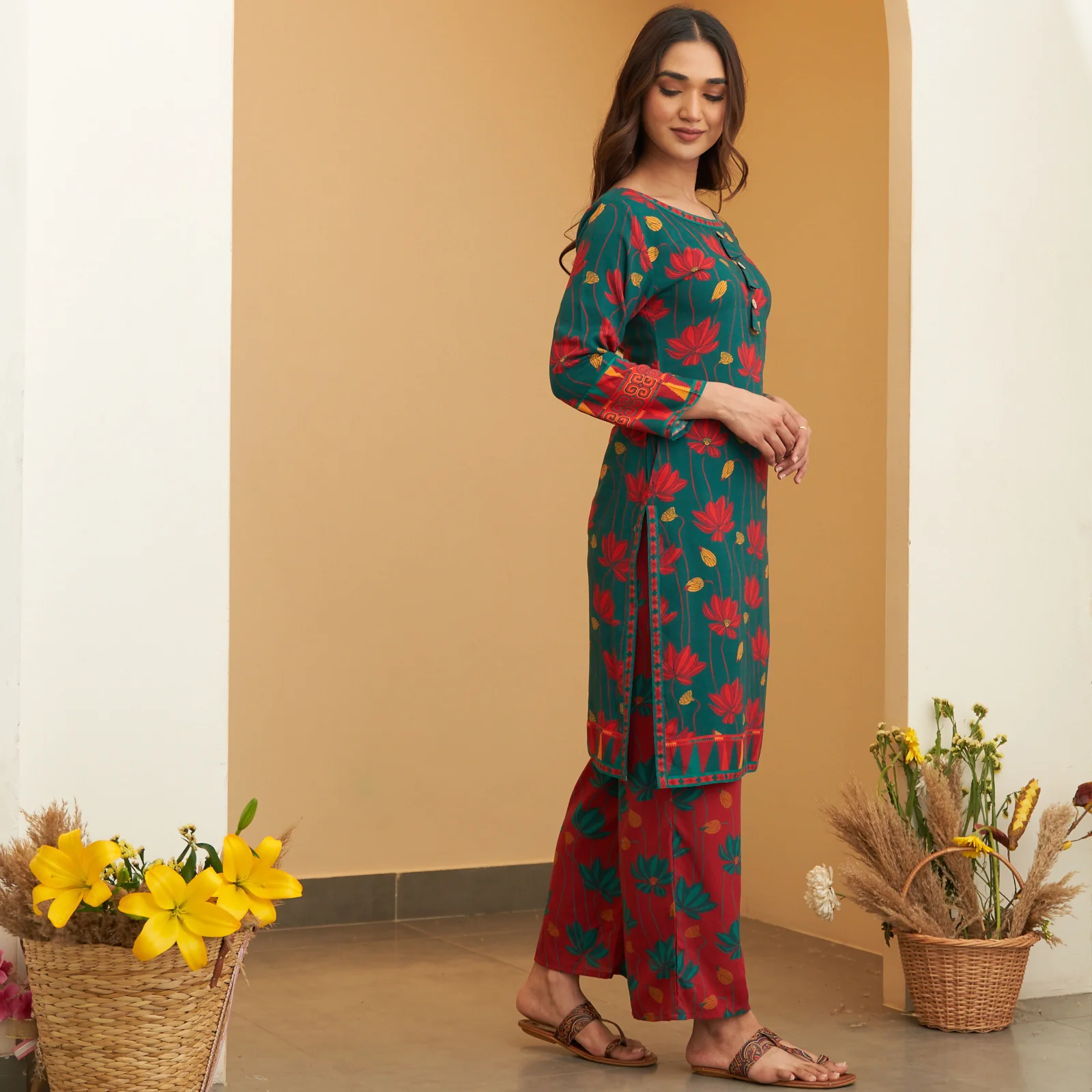 Turquoise Maroon Lotus Print Kurta Pant Co-ord Set - Image 5