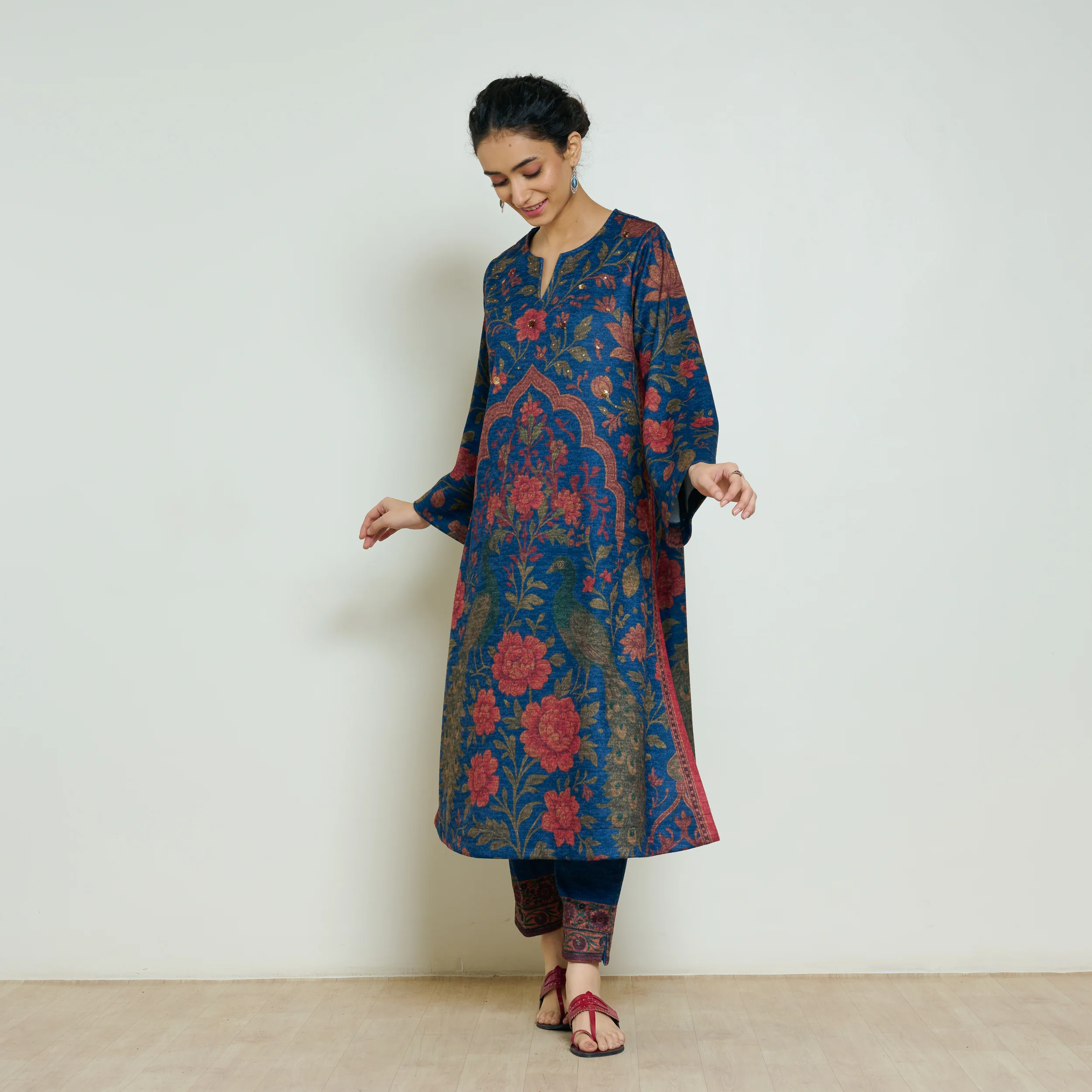 Valley of Flowers Hand Embroidered Woollen Kurta - Electric Blue - Image 4