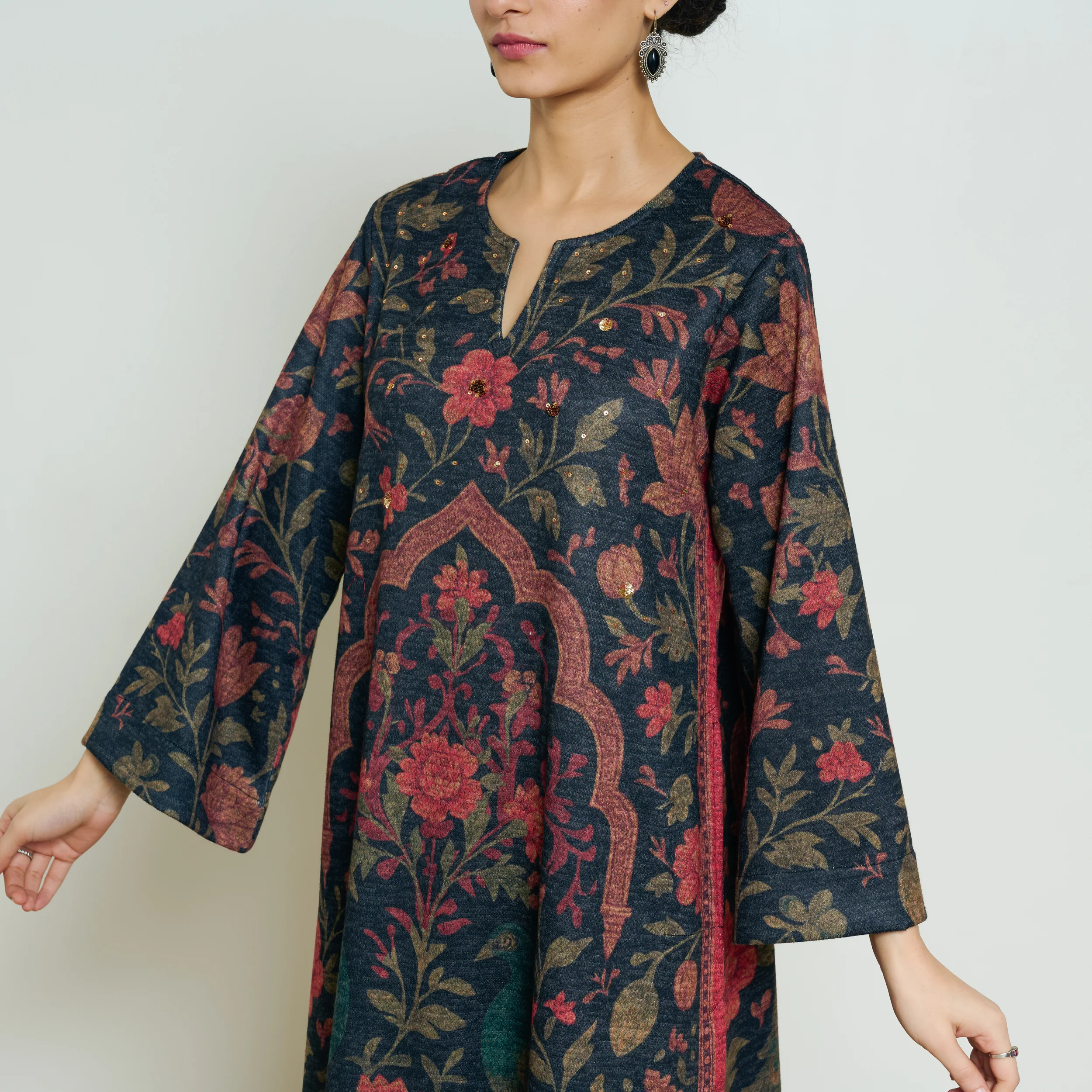 Valley of Flowers Hand Embroidered Woollen Kurta Set - Charcoal - Image 4
