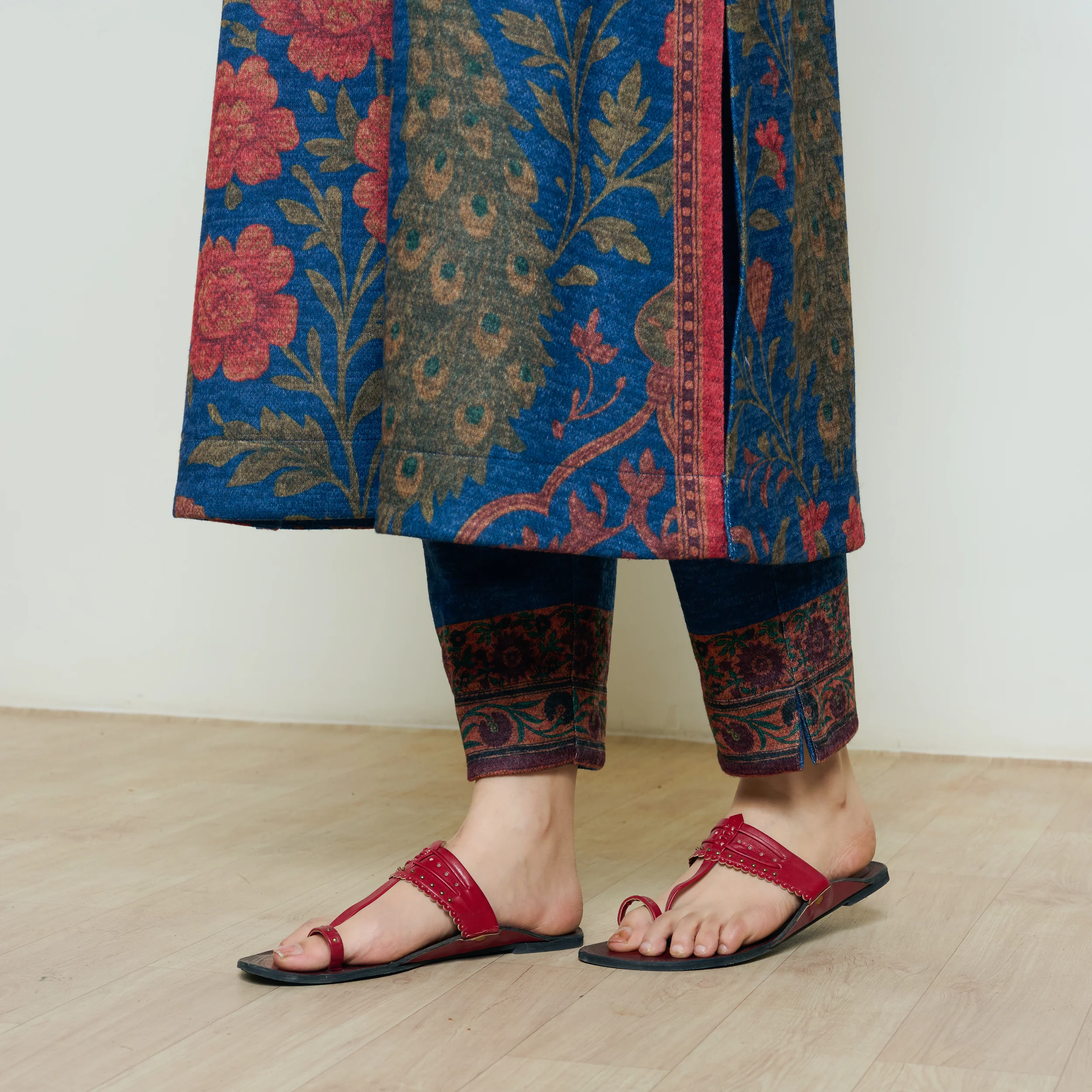 Valley of Flowers Hand Embroidered Woollen Kurta Set - Electric blue - Image 4