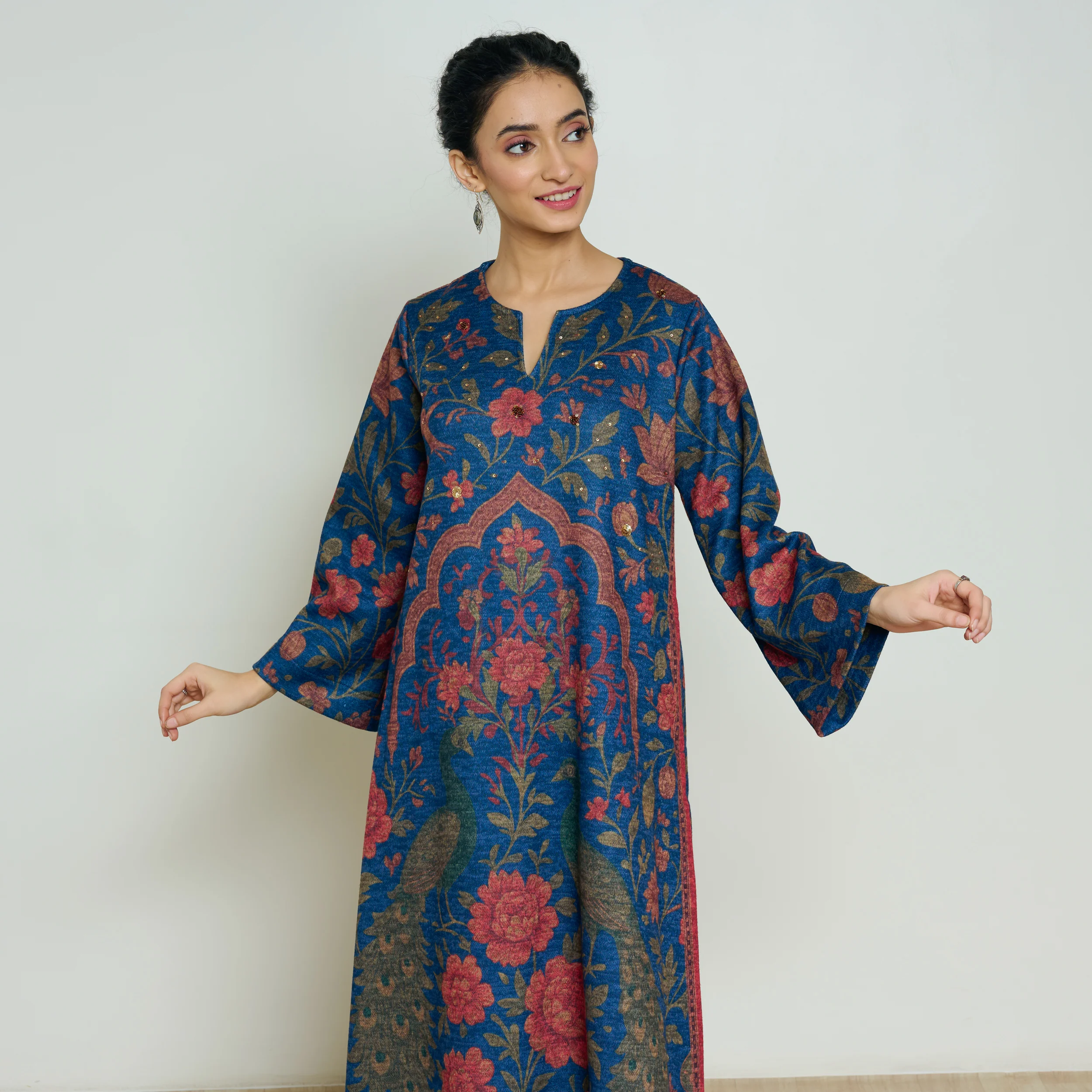 Valley of Flowers Hand Embroidered Woollen Kurta Set - Electric blue - Image 6