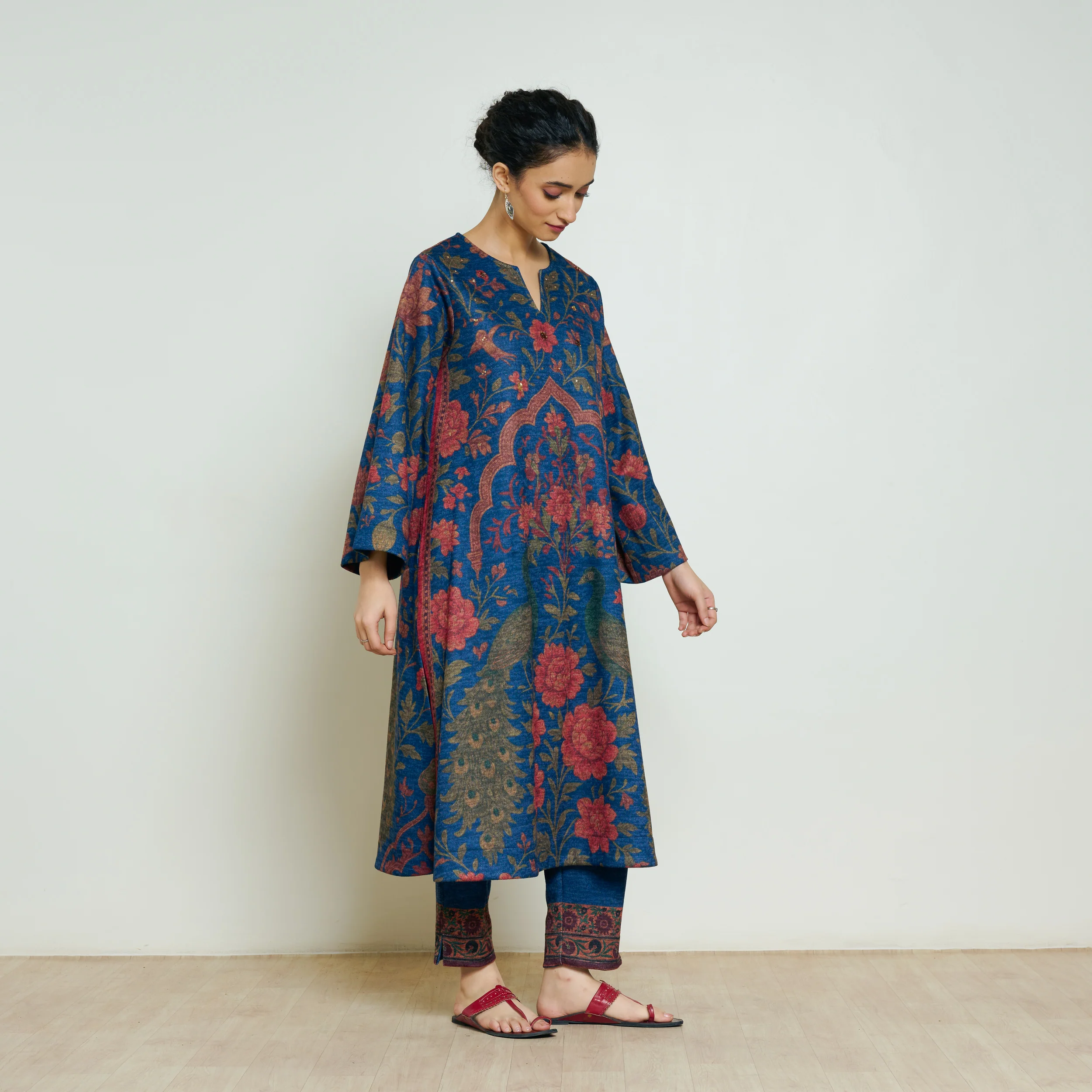 Valley of Flowers Hand Embroidered Woollen Kurta Set - Electric blue - Image 7