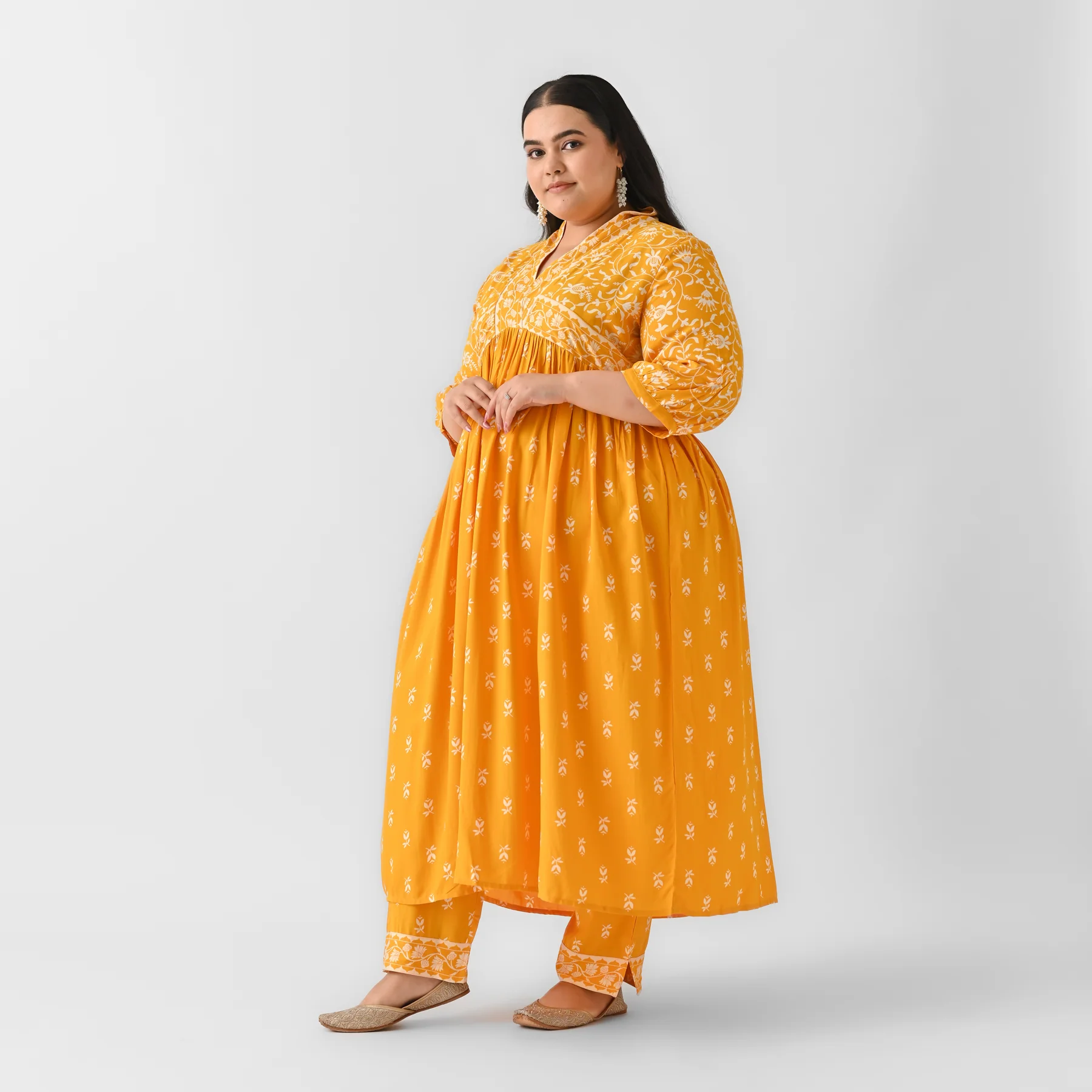 Yellow Floral Jaal V Neck Kurta Pant Set - SOM - Image 5