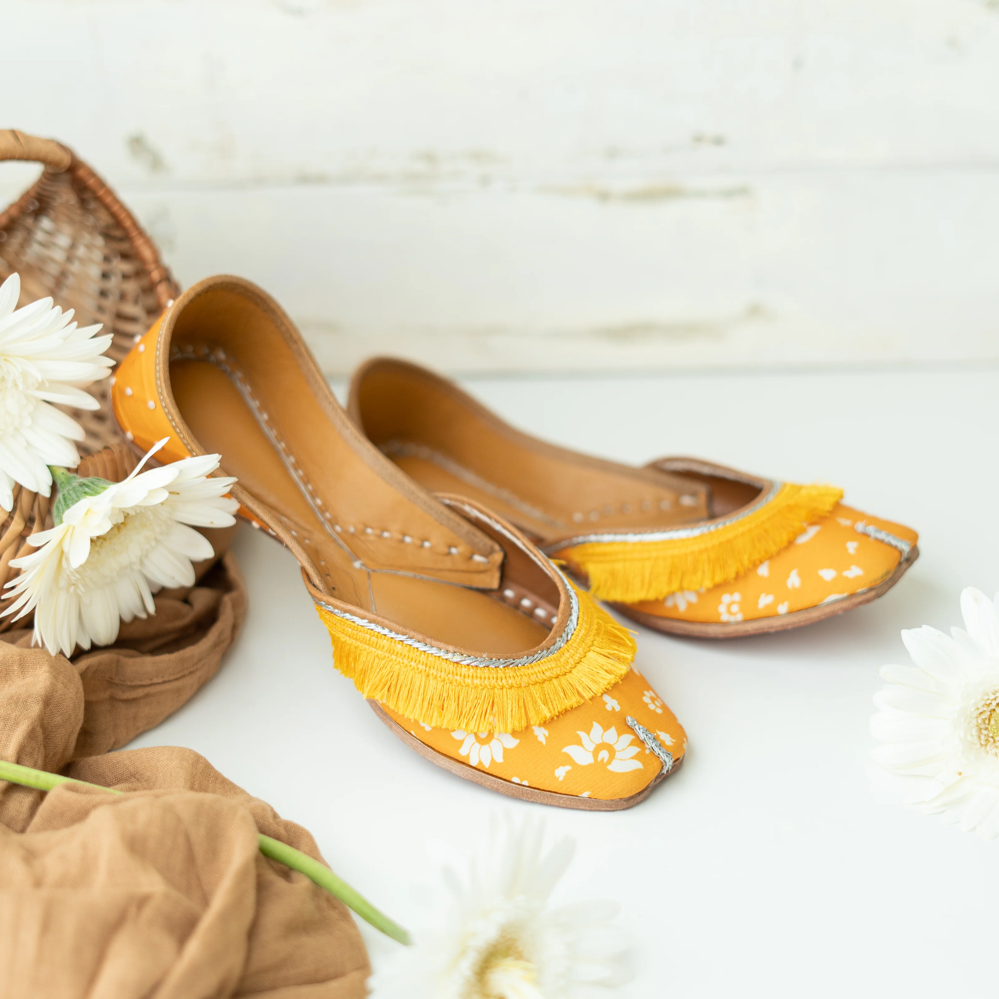 Yellow French Laced Printed Jutti - Image 3