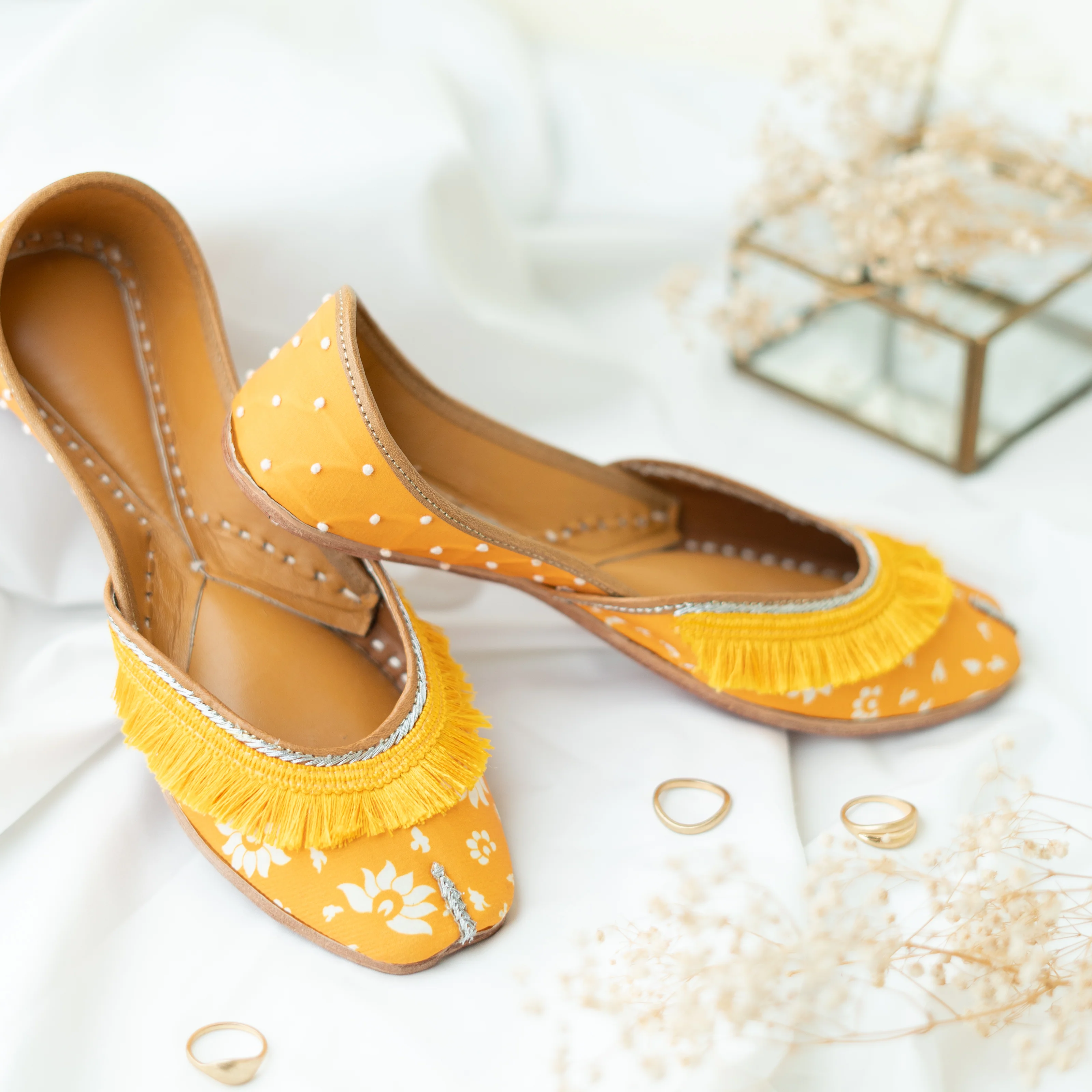 Yellow French Laced Printed Jutti - Image 5